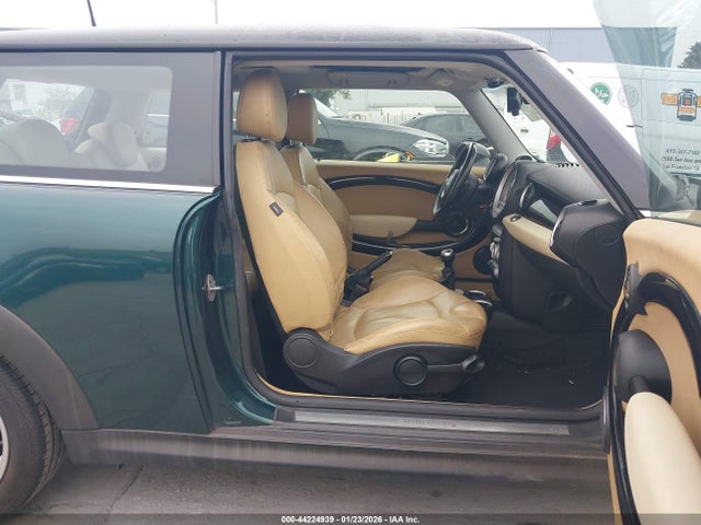 2010 MINI COOPER S WMWMF7C56ATX44697 Photo 4