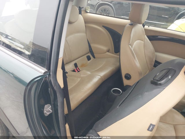 2010 MINI COOPER S WMWMF7C56ATX44697 Photo 7