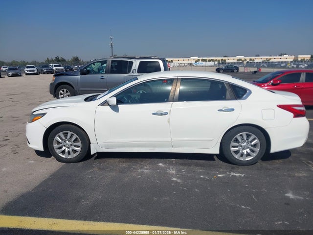 44225068 :رقم المزاد ، 1N4AL3AP8HC215893 vin ، 2017 Nissan Altima 2.5 S مزاد بيع