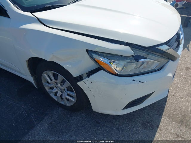 44225068 :رقم المزاد ، 1N4AL3AP8HC215893 vin ، 2017 Nissan Altima 2.5 S مزاد بيع