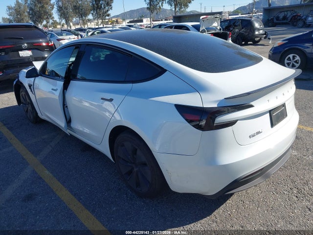 2025 TESLA MODEL 3 5YJ3E1EA2SF909237 Photo 2