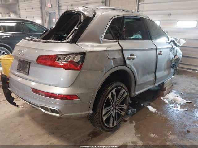 2018 AUDI SQ5 WA1A4AFY0J2119579 Photo 3