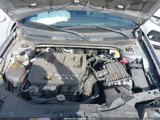 44225217 :رقم المزاد ، 1C3BCBEB0EN158262 vin ، 2014 Chrysler 200 Touring مزاد بيع