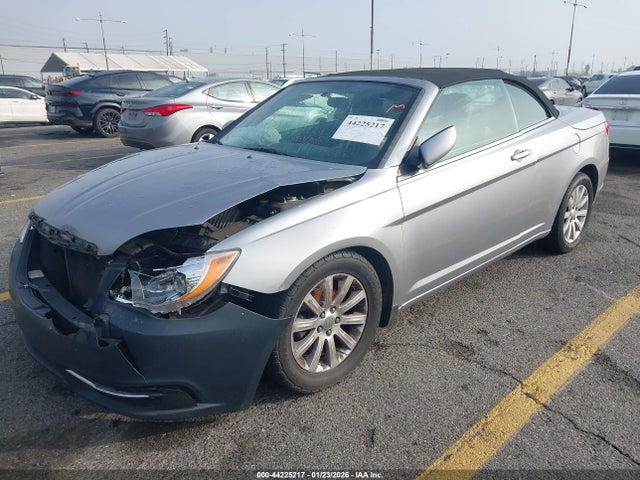 44225217 :رقم المزاد ، 1C3BCBEB0EN158262 vin ، 2014 Chrysler 200 Touring مزاد بيع
