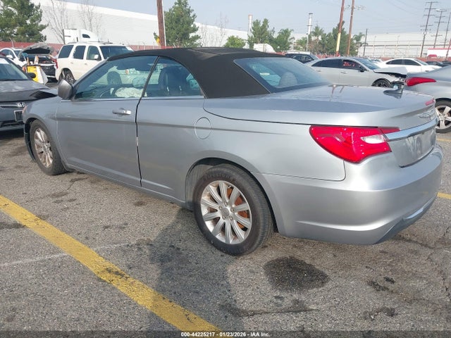 44225217 :رقم المزاد ، 1C3BCBEB0EN158262 vin ، 2014 Chrysler 200 Touring مزاد بيع