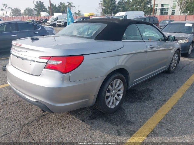 44225217 :رقم المزاد ، 1C3BCBEB0EN158262 vin ، 2014 Chrysler 200 Touring مزاد بيع