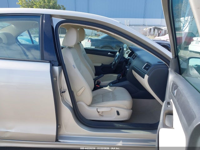 3VWD17AJ5EM221707 Volkswagen Jetta 1.8t Se