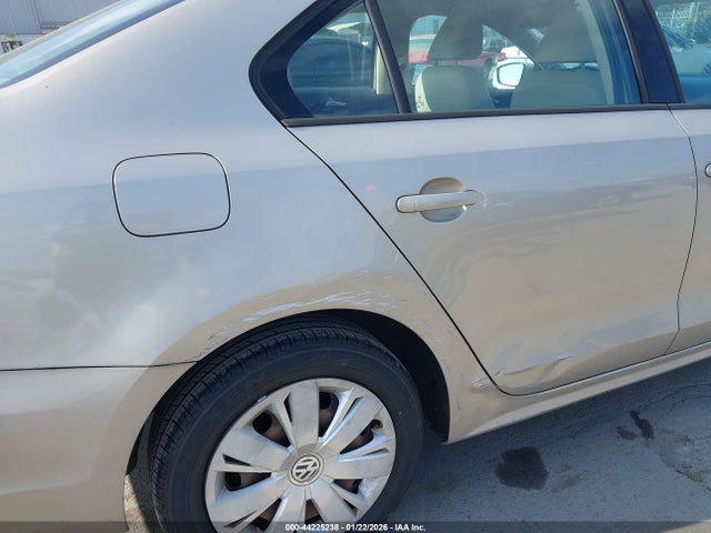 3VWD17AJ5EM221707 Volkswagen Jetta 1.8t Se
