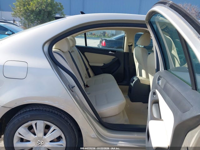 3VWD17AJ5EM221707 Volkswagen Jetta 1.8t Se