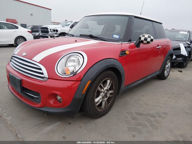 2011 MINI COOPER WMWSU3C57BT098142 Photo 1