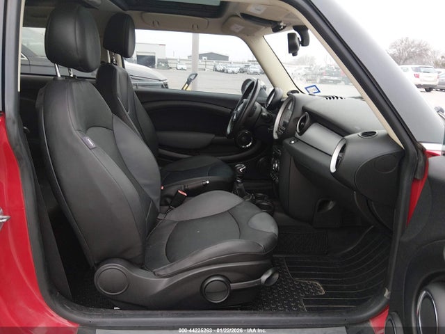 2011 MINI COOPER WMWSU3C57BT098142 Photo 4