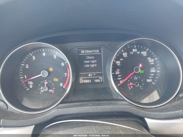 2017 Volkswagen Passat 1.8t S მანქანა იყიდება აუქციონზე, vin: 1VWAT7A39HC015214, აუქციონის ნომერი: 44225266