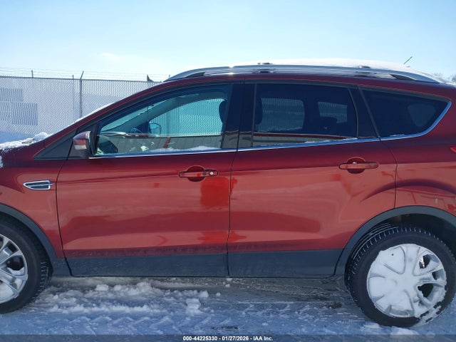 2014 Ford Escape Titanium მანქანა იყიდება აუქციონზე, vin: 1FMCU9J98EUC35776, აუქციონის ნომერი: 44225330
