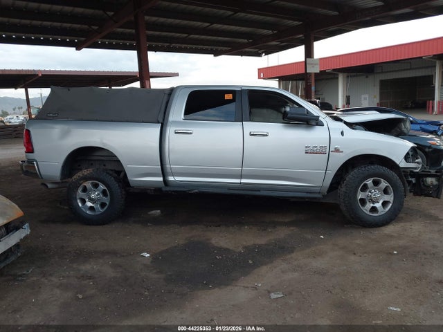 3C6UR5DL8JG321278 RAM 2500 Big Horn 4x4 6&#039;4 Box