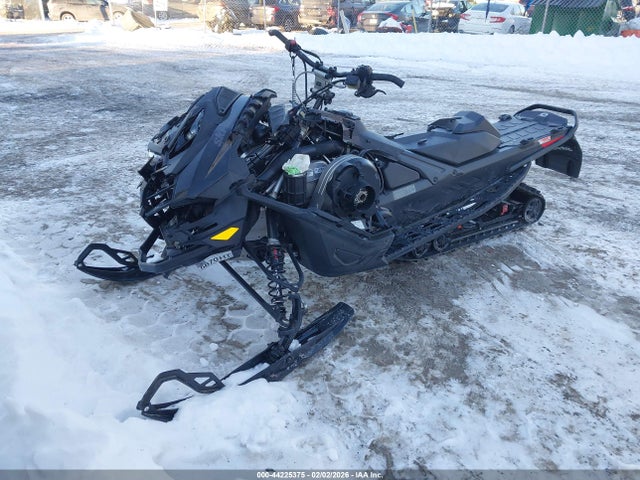 2BPSDARC3RV000049 Ski-Doo Renegade 900x