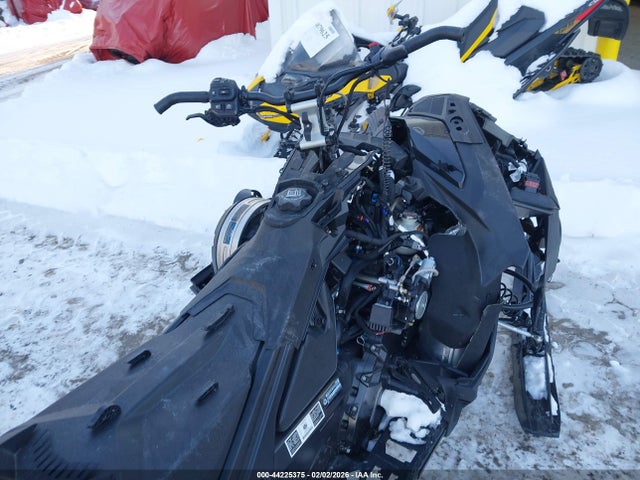 2BPSDARC3RV000049 Ski-Doo Renegade 900x