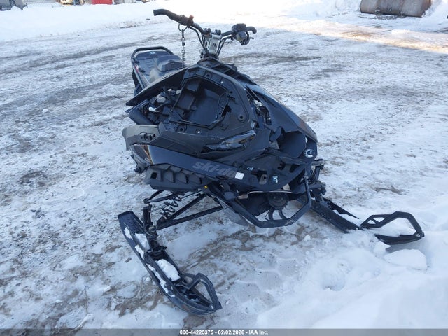 2BPSDARC3RV000049 Ski-Doo Renegade 900x