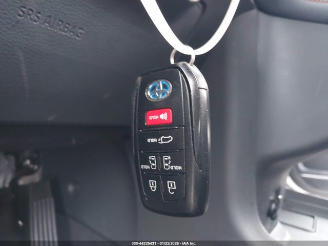 5TDDSKFCXNS052653 Toyota Sienna Xse