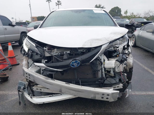 5TDDSKFCXNS052653 Toyota Sienna Xse