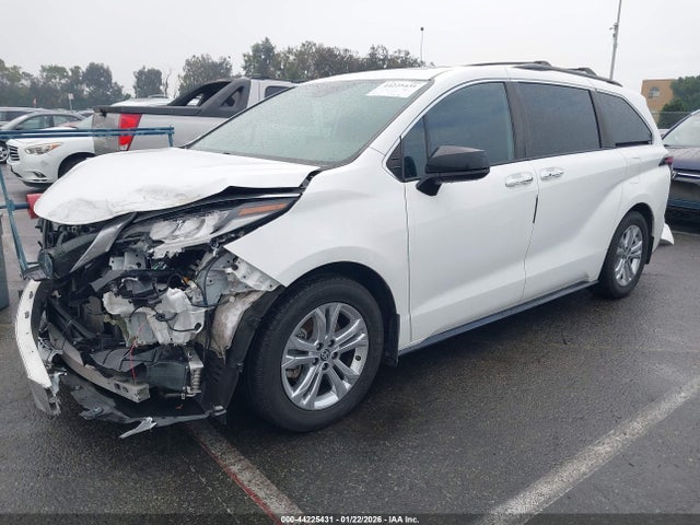 5TDDSKFCXNS052653 Toyota Sienna Xse