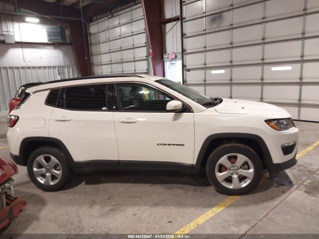 2019 Jeep Compass Latitude 4x4 მანქანა იყიდება აუქციონზე, vin: 3C4NJDBB2KT767444, აუქციონის ნომერი: 44225447