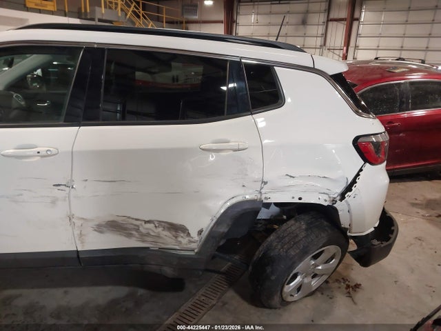 2019 Jeep Compass Latitude 4x4 მანქანა იყიდება აუქციონზე, vin: 3C4NJDBB2KT767444, აუქციონის ნომერი: 44225447