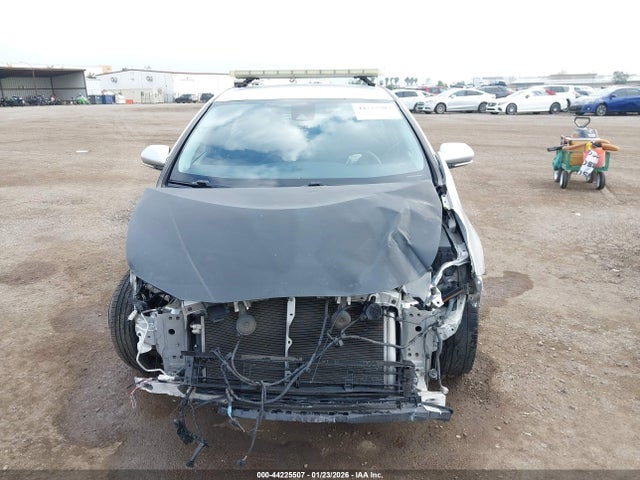 JTDKBRFU4H3578663 Toyota Prius Two