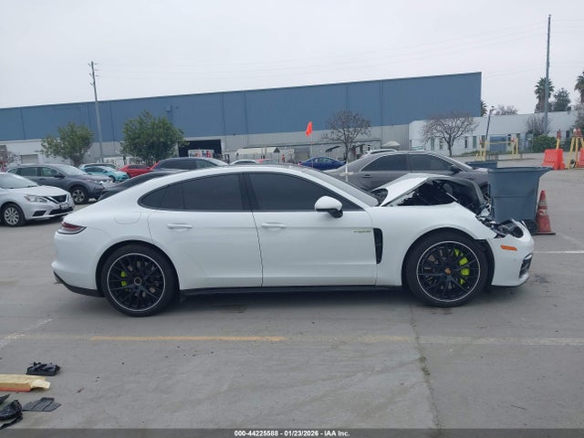 WP0AE2A7XNL125042 Porsche Panamera E-hybrid 4/4 Platinum Edition