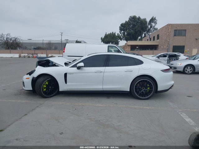 WP0AE2A7XNL125042 Porsche Panamera E-hybrid 4/4 Platinum Edition