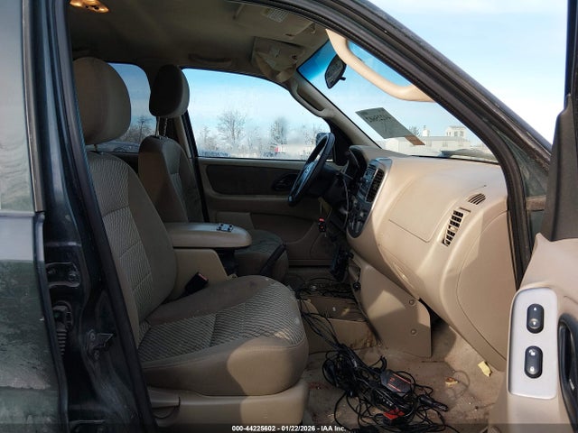 2003 FORD ESCAPE 1FMYU03183KD89793 Photo 4