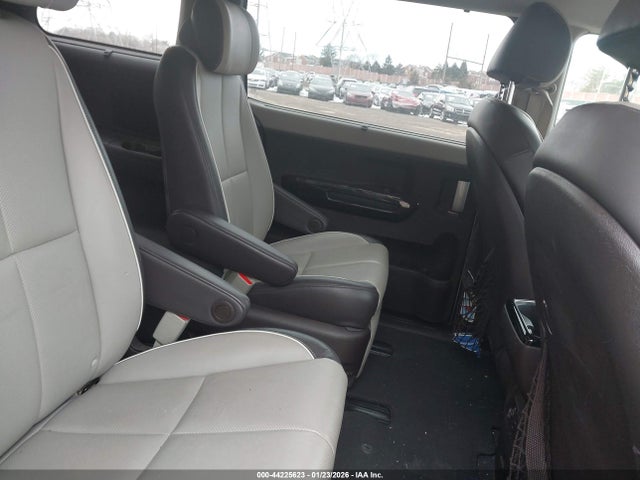 KNDME5C12F6029431 KIA Sedona Sx Luxury