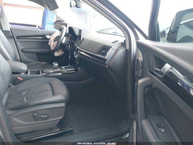 44225624 :رقم المزاد ، WA1BNAFY3J2166526 vin ، 2018 Audi Q5 2.0t Premium/2.0t Tech Premium مزاد بيع