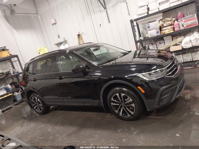2024 Volkswagen Tiguan 2.0t S მანქანა იყიდება აუქციონზე, vin: 3VVFB7AX4RM181589, აუქციონის ნომერი: 44225710