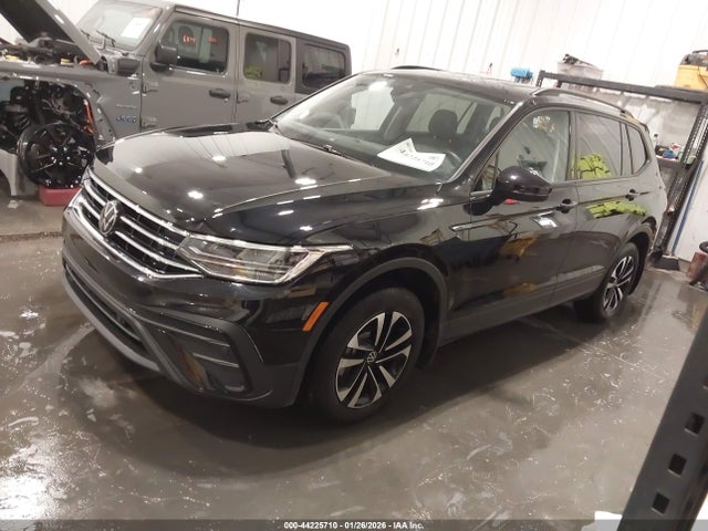 2024 VOLKSWAGEN TIGUAN 3VVFB7AX4RM181589 Photo 1