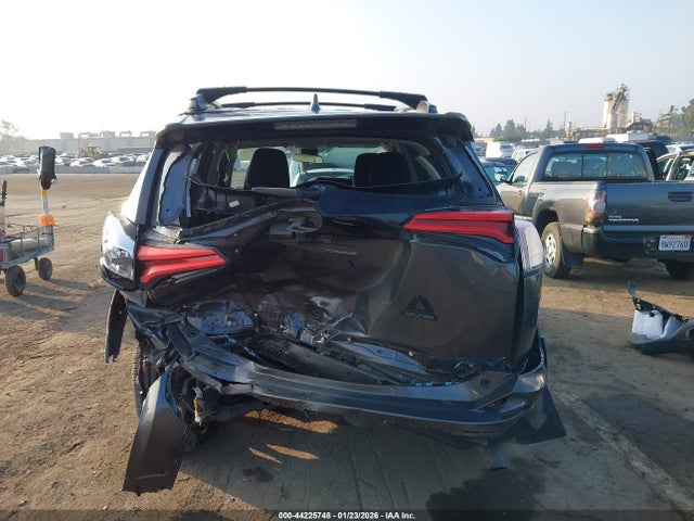 2T3RFREV3JW786954 Toyota Rav4 Adventure