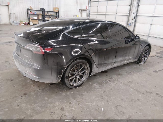 2021 TESLA MODEL 3 5YJ3E1EBXMF055867 Photo 3