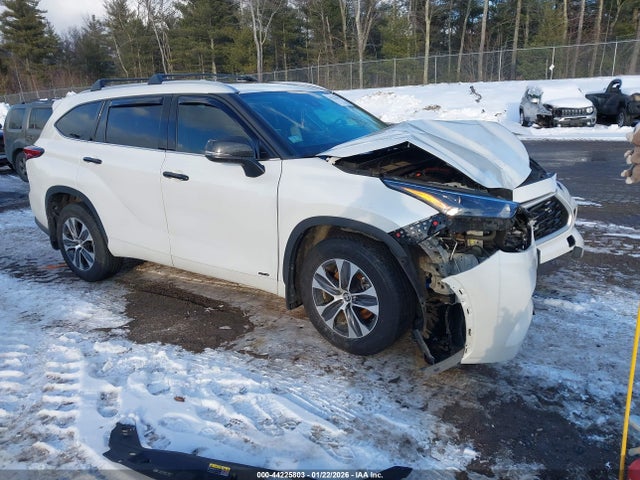2022 TOYOTA HIGHLANDER 5TDGBRCHXNS557338 Photo 0