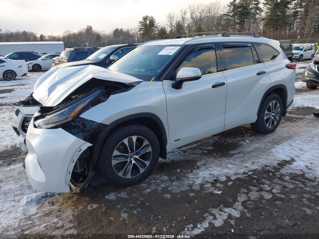 2022 TOYOTA HIGHLANDER 5TDGBRCHXNS557338 Photo 1