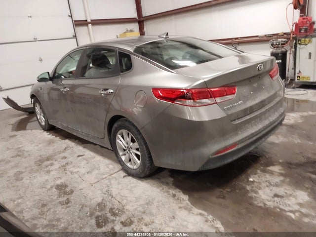 2017 Kia Optima Lx მანქანა იყიდება აუქციონზე, vin: 5XXGT4L30HG156245, აუქციონის ნომერი: 44225805
