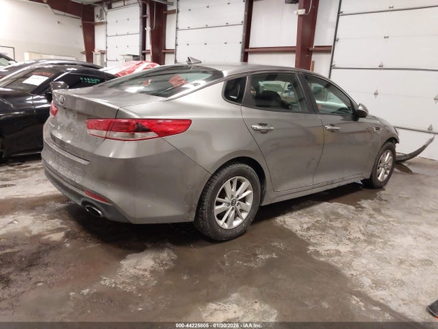 2017 Kia Optima Lx მანქანა იყიდება აუქციონზე, vin: 5XXGT4L30HG156245, აუქციონის ნომერი: 44225805