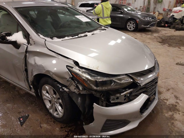 2019 Chevrolet Cruze Lt მანქანა იყიდება აუქციონზე, vin: 3G1BE6SM1KS541172, აუქციონის ნომერი: 44225823