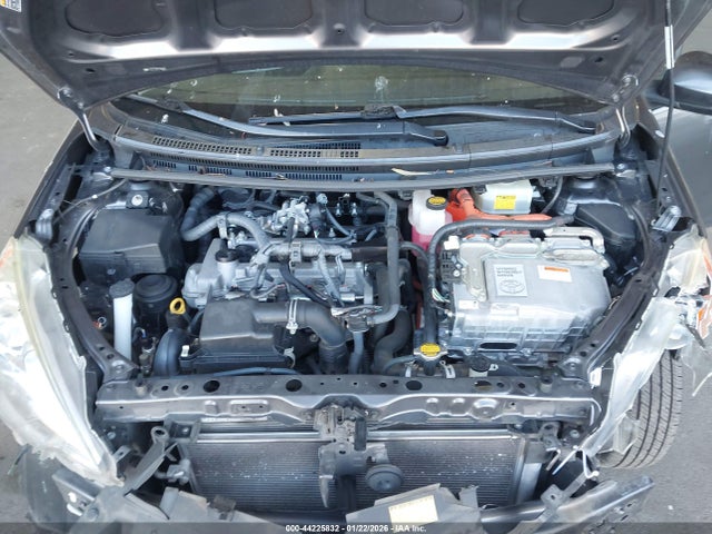 JTDKDTB38E1078095 Toyota Prius C One