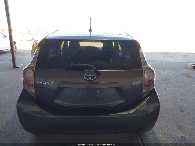 JTDKDTB38E1078095 Toyota Prius C One