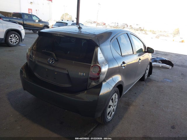 JTDKDTB38E1078095 Toyota Prius C One