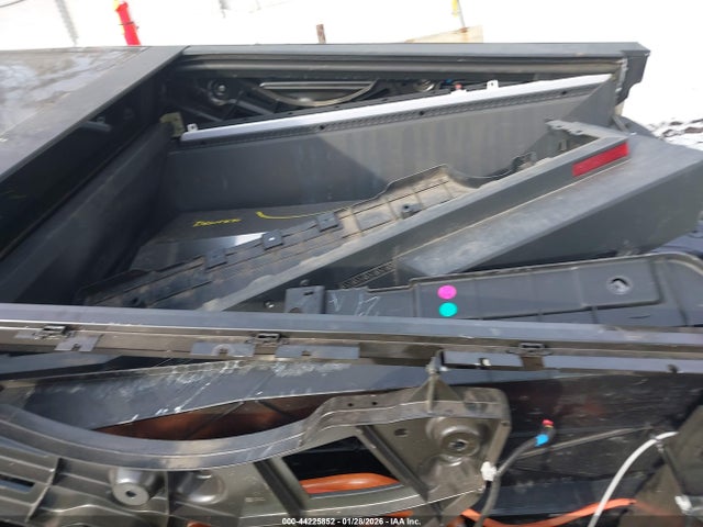 44225852 :رقم المزاد ، 7G2CEHED6RA053058 vin ، 2024 Tesla Cybertruck All-wheel Drive مزاد بيع