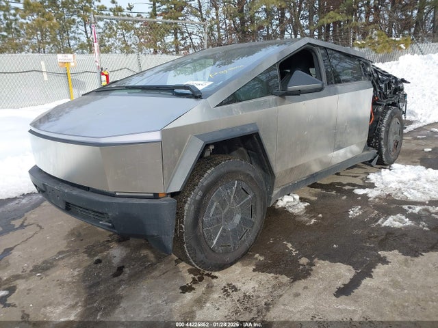 44225852 :رقم المزاد ، 7G2CEHED6RA053058 vin ، 2024 Tesla Cybertruck All-wheel Drive مزاد بيع