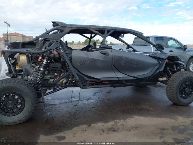 3JB8NAU42SE002739 Can-Am Maverick R Max X Rs