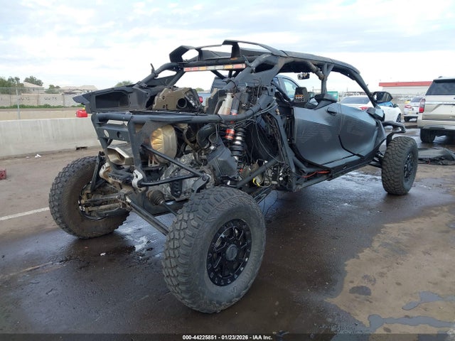 3JB8NAU42SE002739 Can-Am Maverick R Max X Rs