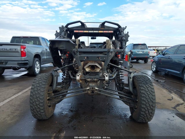 3JB8NAU42SE002739 Can-Am Maverick R Max X Rs