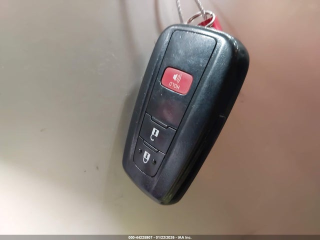 Продажа на аукционе авто 2021 Toyota Rav4 Xle, vin: 2T3W1RFV4MC124290, номер лота: 44225907